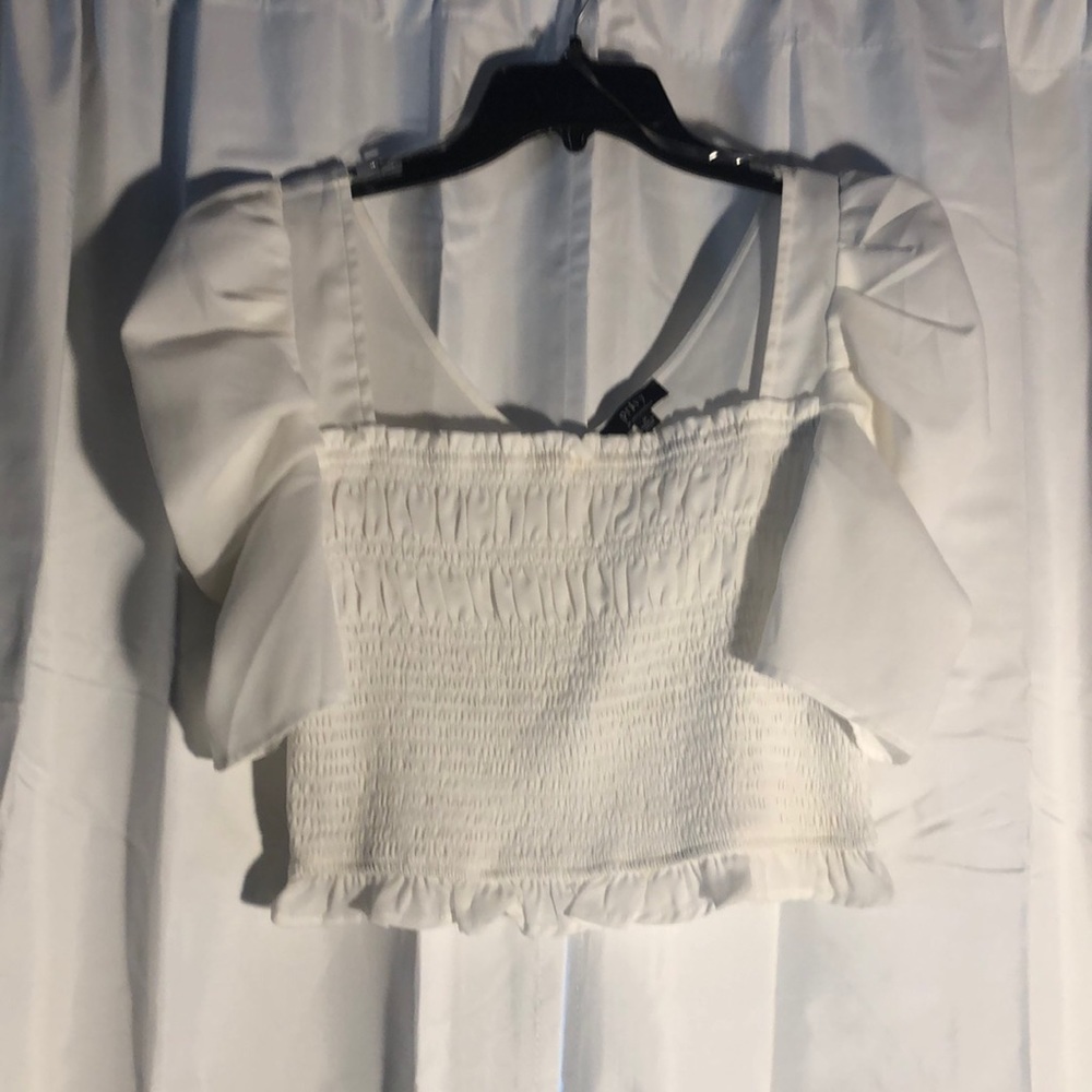 White Puffed Short Sleeves Crop Top Blouse